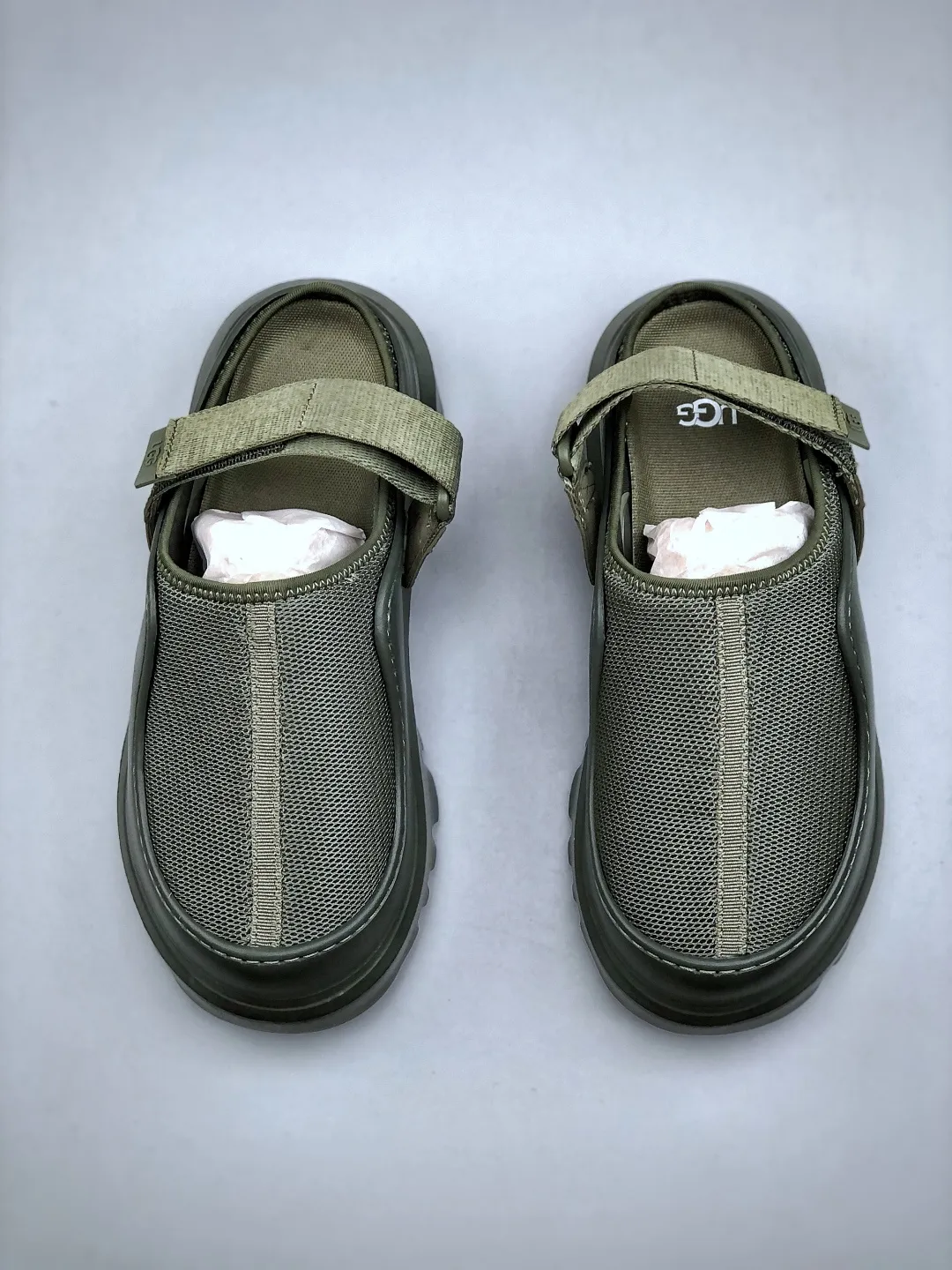 💰440 support store L/UGG summer new snow answer SKTA classic simple, comfortable and versatile, fashionable and casual, thick sole, comfortable, lightweight and breathable clog shoes, silent, wear-resistant and anti-wear. It is a vitality bomb in summer, full of youthful vitality, mesh material is breathable and light, super cool to wear in summer. Adjustable buckle design, convenient and considerate. The thick sole is non-slip and makes walking stable. Whether you are playing on the beach or strolling in the city streets, it can make you full of energy and become the center of attention ~ Size: 38-44
